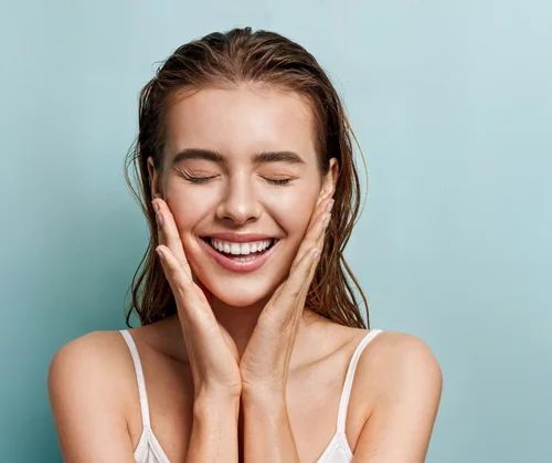 Dermaplaning vs shaving guide hero image