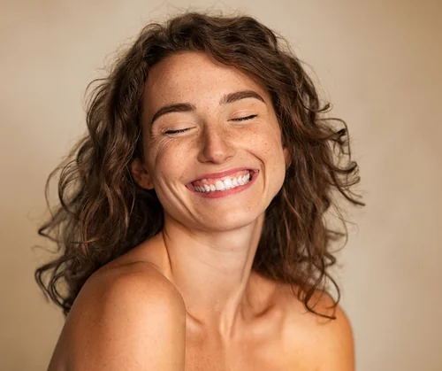 Microneedling vs chemical peel guide hero image