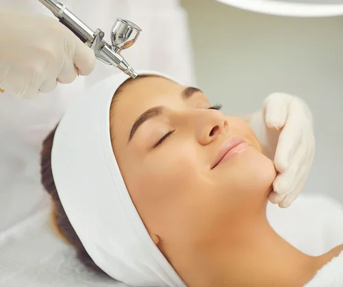 Oxygen facial vs HydraFacial comparison guide hero image